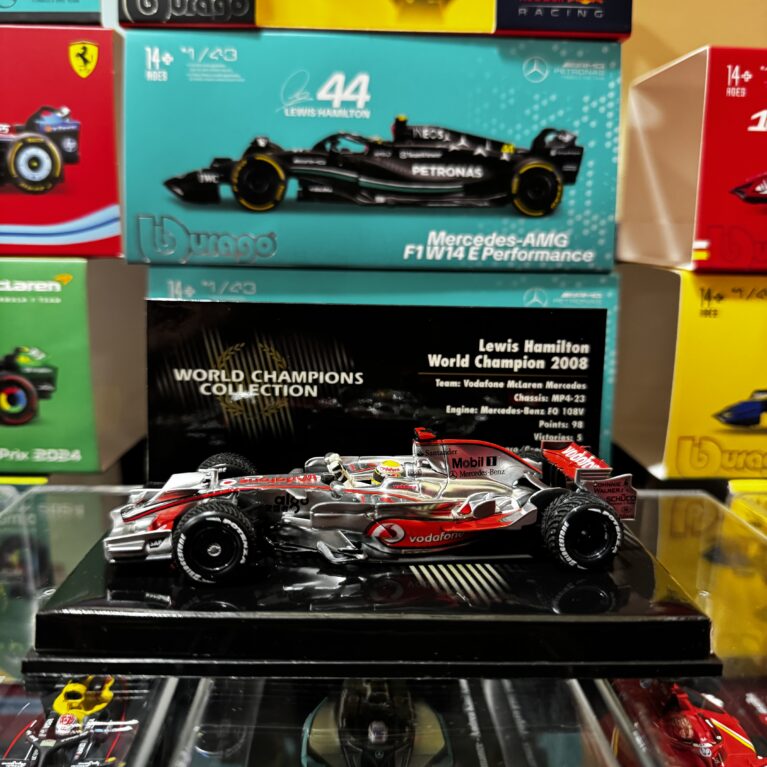 Vodafone Mclaren Mercedes MP4-23 #22 ლუის ჰემილტონი 2008 წლის მსოფლიო ჩემპიონი 1:43 მასშტაბი MINICHAMPS