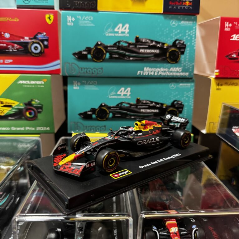Oracle Red Bull Racing RB21 #1 მაქს ვერსტაპენი 2025 წლის ბოლიდი 1:43 მასშტაბი Burago